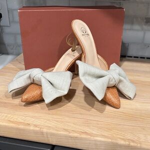 BROTHER VEILLES Tan Straw Heels with Cream Bow sz 37